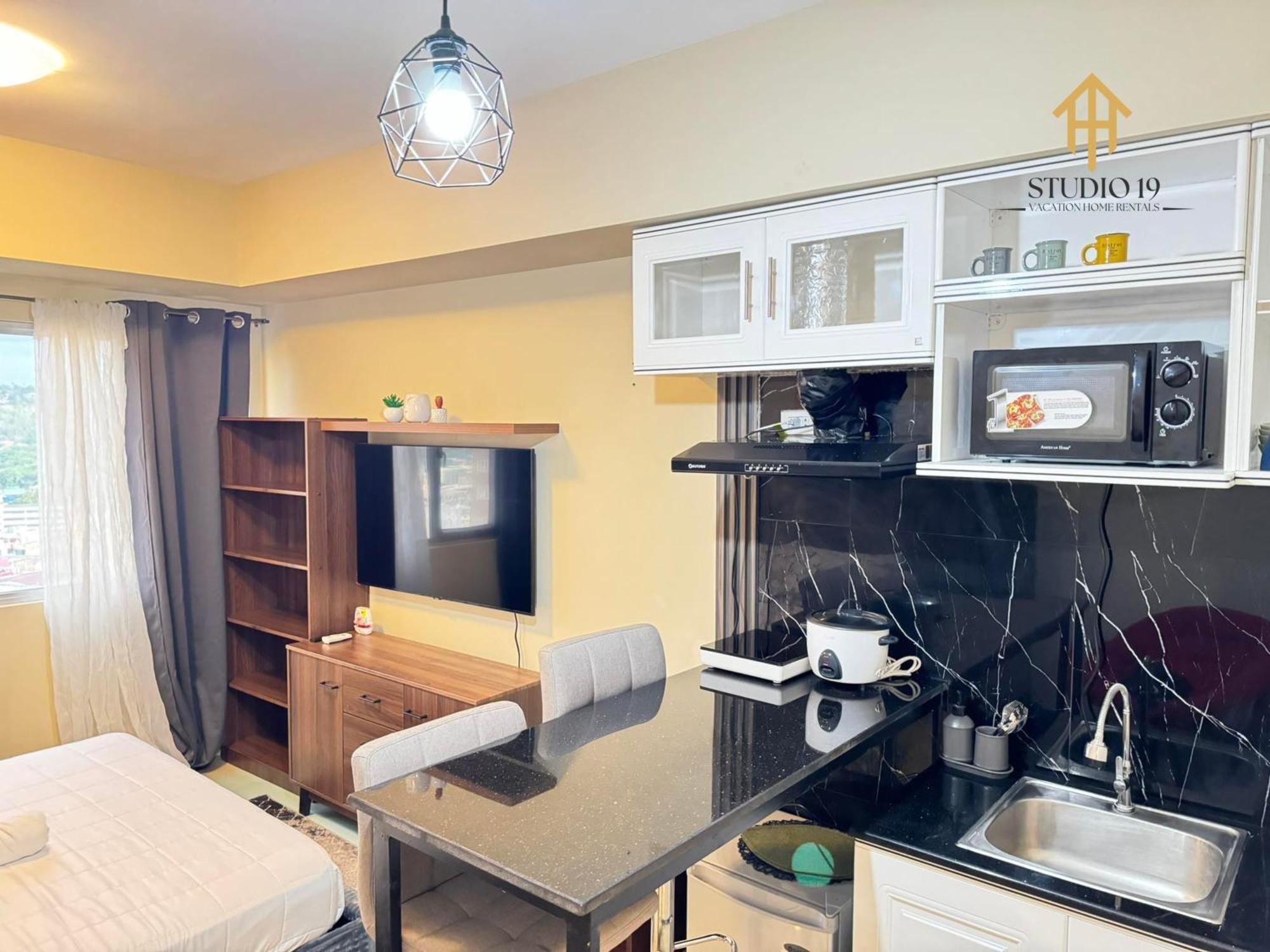 Modern Designed Studio Condo Near Ayala Centrio カガヤン・デ・オロ エクステリア 写真